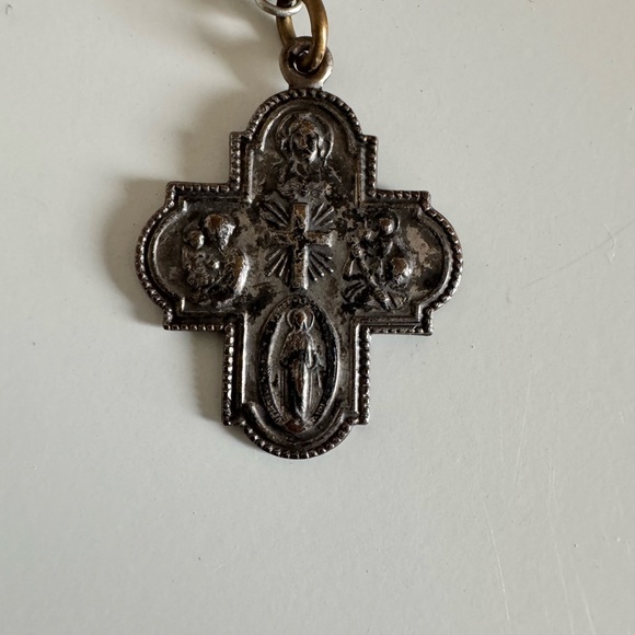 Elegant Silver Religious Cross Pendant - Picture 1 of 3